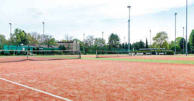 slider-tennisbanen-blank-1920x1000